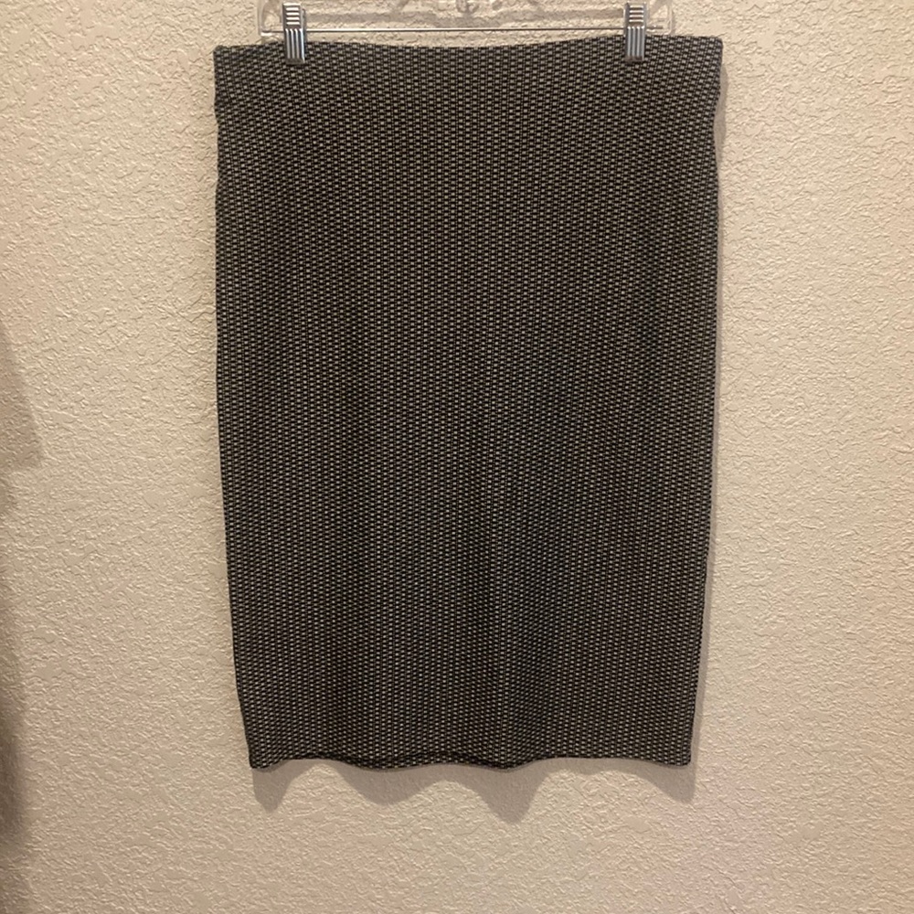 Ann Taylor Loft stretch midi pencil skirt, L
